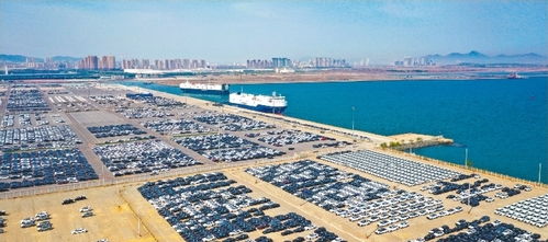 遼港集團(tuán)2月商品車外貿(mào)業(yè)務(wù)量飆升83%，大連汽車產(chǎn)業(yè)動(dòng)力澎湃